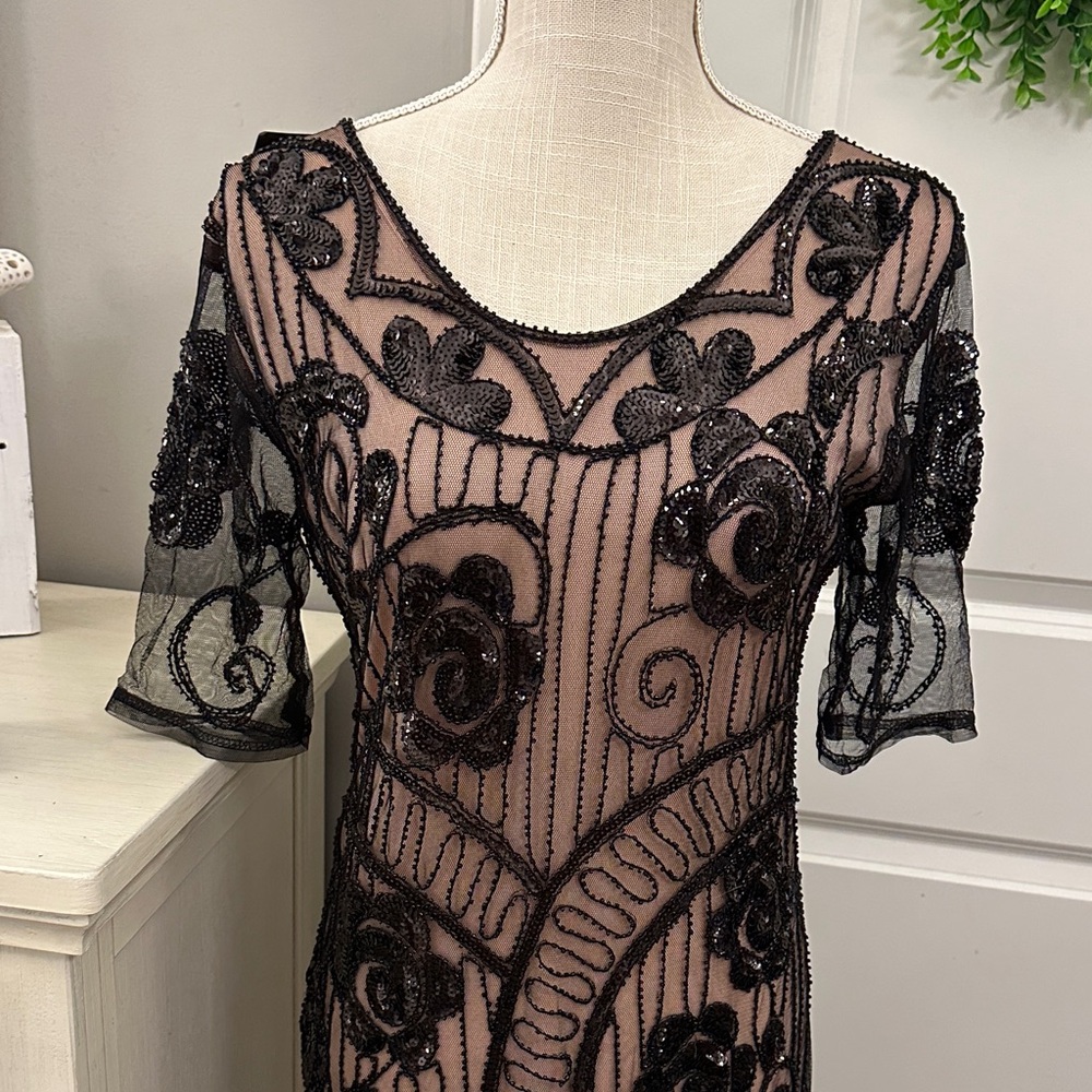 Vijiv Black Beaded and sequined Elegant Black Lace Dress size 8-10